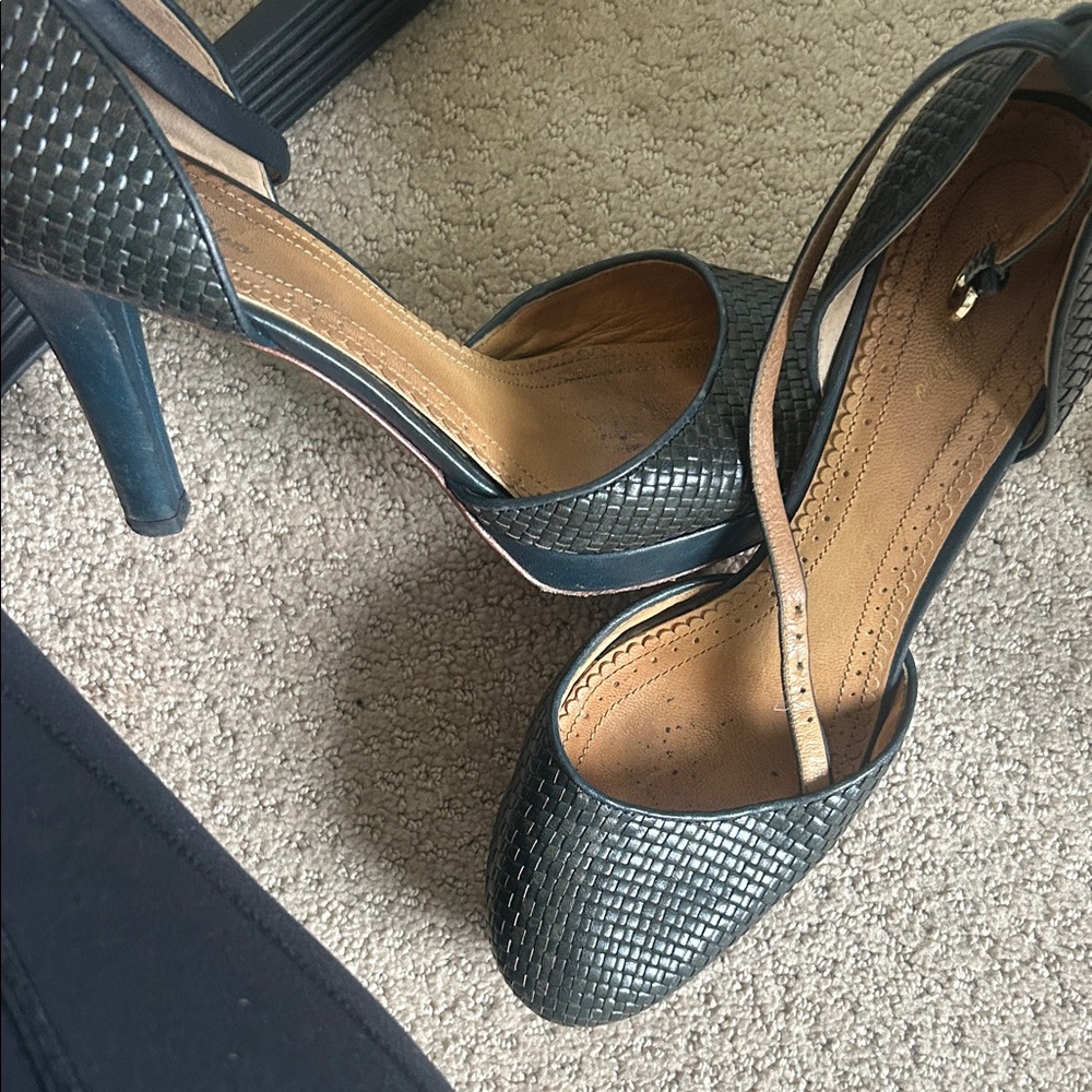 Brooks brothers vintage woven navy Heels